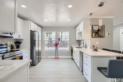 Image de Denver 5 Br|Game Room|Luxury Mattresses|Large Patio