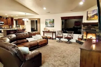 Image de 3 bedrooms & 2 1/2 baths by Sand Hollow Reservoir