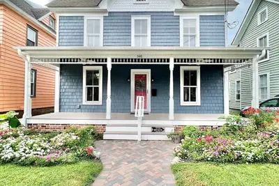 Image de Large newly renovated Cape Victorian 5 blocks from the beach, sleeps 12