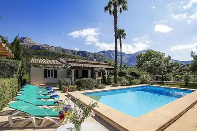 Attractive Countryside Villa, A/C, Private Pool, Idyllic Location, Stunning Views close to Pollenca