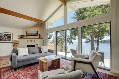 Image de Stunning Waterfront 2-Bedroom Home in Sidney