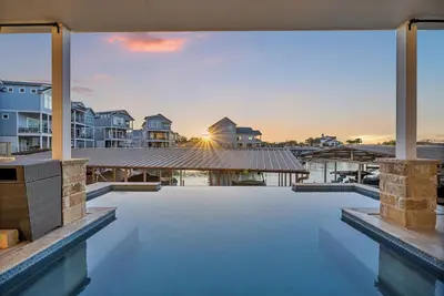 Image de Reel Oasis, family-friendly, pet friendly, pool, boat slip, golf and on lake Lbj