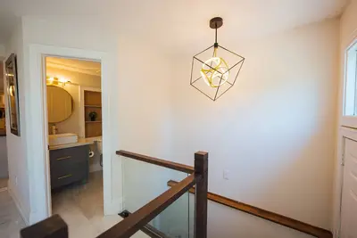 Image de Stylish Luxe 3 Br Villa - Dufferin