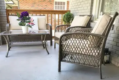 Image de Quaint home with great private backyard only 2 min from the Beltline!