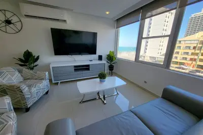 Lovely Ashford Avenue Condo