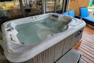 Image de Relaxing Water Front Cottage w\/ Hot Tub