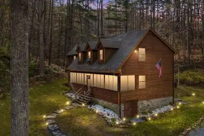 Image de Sleepy Hollow 5br Cabin - National Park, Hot Tub