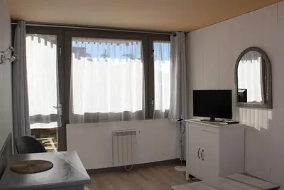 Image de Studio 26m² lumineux, balcon sud, pied des pistes, 3-4 pers, commerces sur place