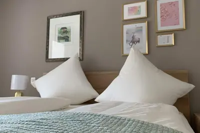 Image de Moderne Ferienwohnung mitten im Grünen in der Südeifel