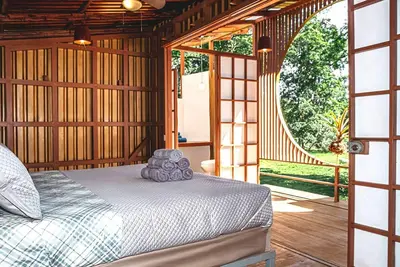 Image de Mimosa Y - Beautiful Unique Container Home w' Pool