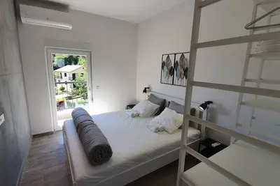 Image de New! ! ! Lux apartmrnt 10min from beach. spacious, quiet, clean