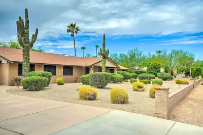 Image de Modern Glendale Desert Destination w/ Patio!