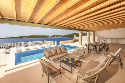 Image de Beachfront Villa, 28 sqm Heated Infinity Pool, Open Sea Sunset Views