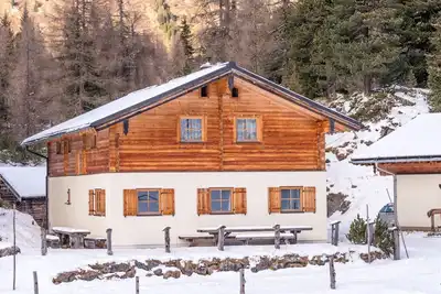 Image de Large alpine chalet for 19 people in a quiet location with sauna