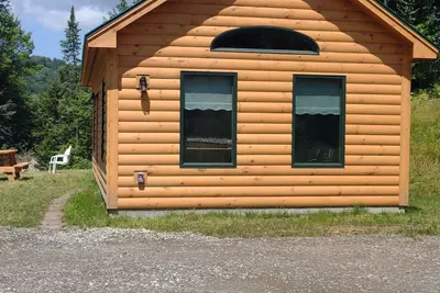 Image de Serene Country Cabins 6 near Stowe Smuggler's Notch breweries and the long trail