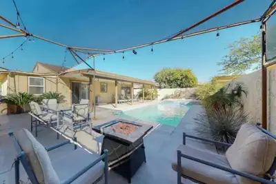 Home With Pool• Spa•Game Room• Ping Pong • Firepit