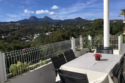 Image de Magnifique villa avec parking gratuit idéalement situé.
