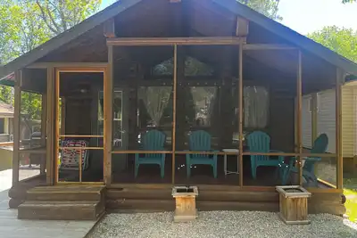 Image de Cozy Grand Beach Cottage in the Park, less than 300 steps to the boardwalk.