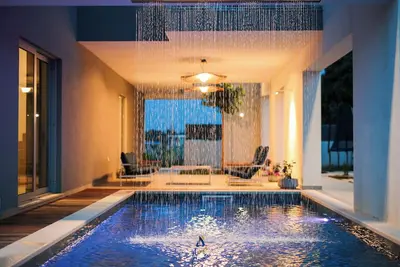 Image de Sanctuaire 5br/5ba pour 10 personnes avec piscine chauffée, cascade et jacuzzi