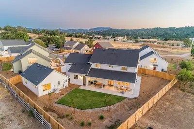 Image de Mirasol Manor -sleeps up to 14! Minutes to Paso + Slo