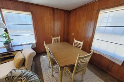 Image de Summer Beach House on the beach-100 ft from the water
