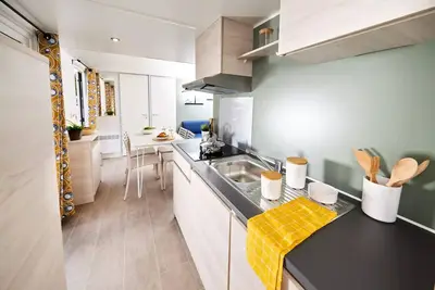 Homeflower Premium 29m2 (2 Schlafzimmer) + überdachte Terrasse 4 Personen
