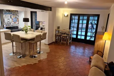 Image de Mas Provencal avec Piscine et Parc arboré