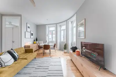 Image de GuestReady - App. coloré près de la gare d'Agosto