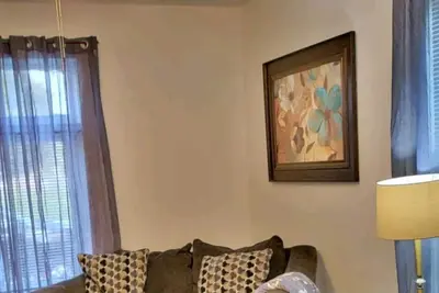 Image de Cozy 2 bd home, minutes from lake Michigan