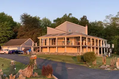 Image de Chesapeake City Direct View Of C&D Canal, Water Toy Parking, Walk To Town