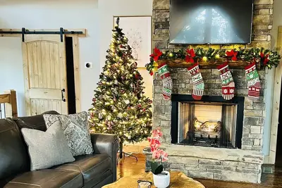 Image de Blue Ridge! Hot Tub! Fire Pit! Air Hockey! Fast Wi-Fi! S'mores!