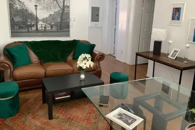 Image de D Lovely  Lux 2 bdr the Mecca of art district, Convention Center Arena, bars