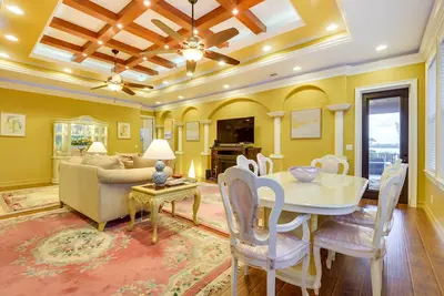 Image de Elegant Venice Home w/ View - Walk to Beach!