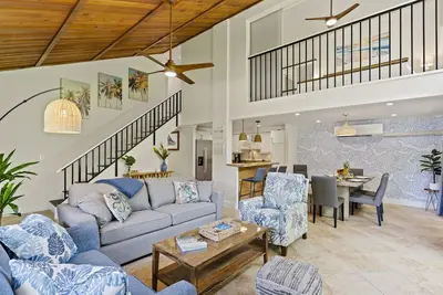 Image de Family friendly condo, bright and beachy, walk to the beach! Ac, pool, hot tub!
