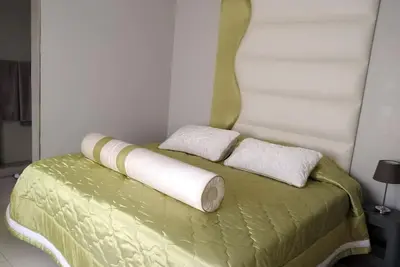 Image de Blue bird 3 guest house, relaxing safe secure suite 5 min to beach