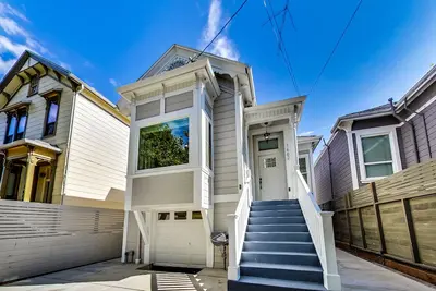 Image de West Oakland charmer: 2br/2bath - Ac & W/D