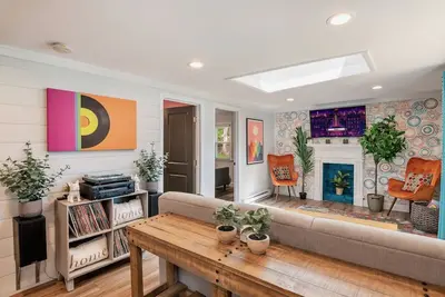 Image de ☀ Bright and Charming Single-Family Home at Baxter Lake -  Dog Friendly