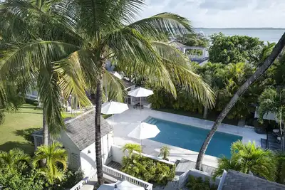 Image de Luxury Holiday Estate with Pool, minutes walk from Pink Sands beach