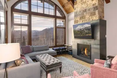 Image de Courcheval Hideaway Luxe 4bd Villa in Mountain Village Core by Cuvée