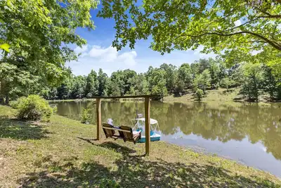 Image de Misty Lake Lodge, home on private lake