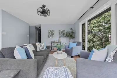 Image de Hilltop Hideaway | Beach | Foosball | Arcade Games