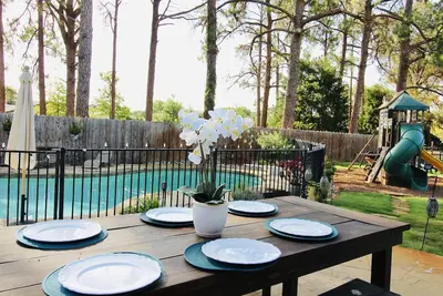 Image de Relocation? Insurance Claim? Rehab? Best Location in Flower Mound