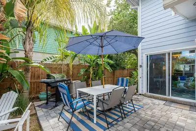 Image de 1/2 Mile to Beach, 2 bedroom townhome close to Mayo Clinic