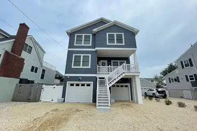 Image de Brand New Barrier Island Beach House