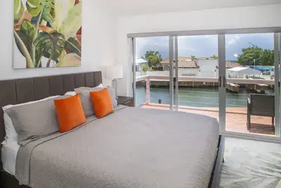 Image de 247b South Finger Waterfront Villa, Jolly Harbour