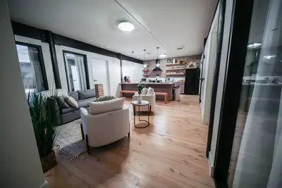 Image de Downtown executive suite located on historical Morris Ave.