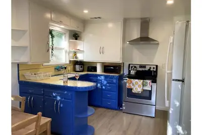 Image de 2 Bed Near Doctors Hospital: Beautiful, Sunny, New