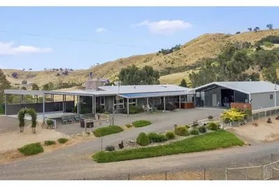 Image de Three Ways Farm – Lakefront Country Escape near Mt Buller