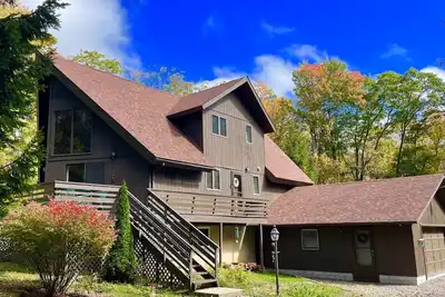 Image de Cozy Cabin in Alpine Lake Resort; 4 Season Recreational Getaway