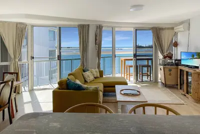 Image de Absolute Waterfront Apartment